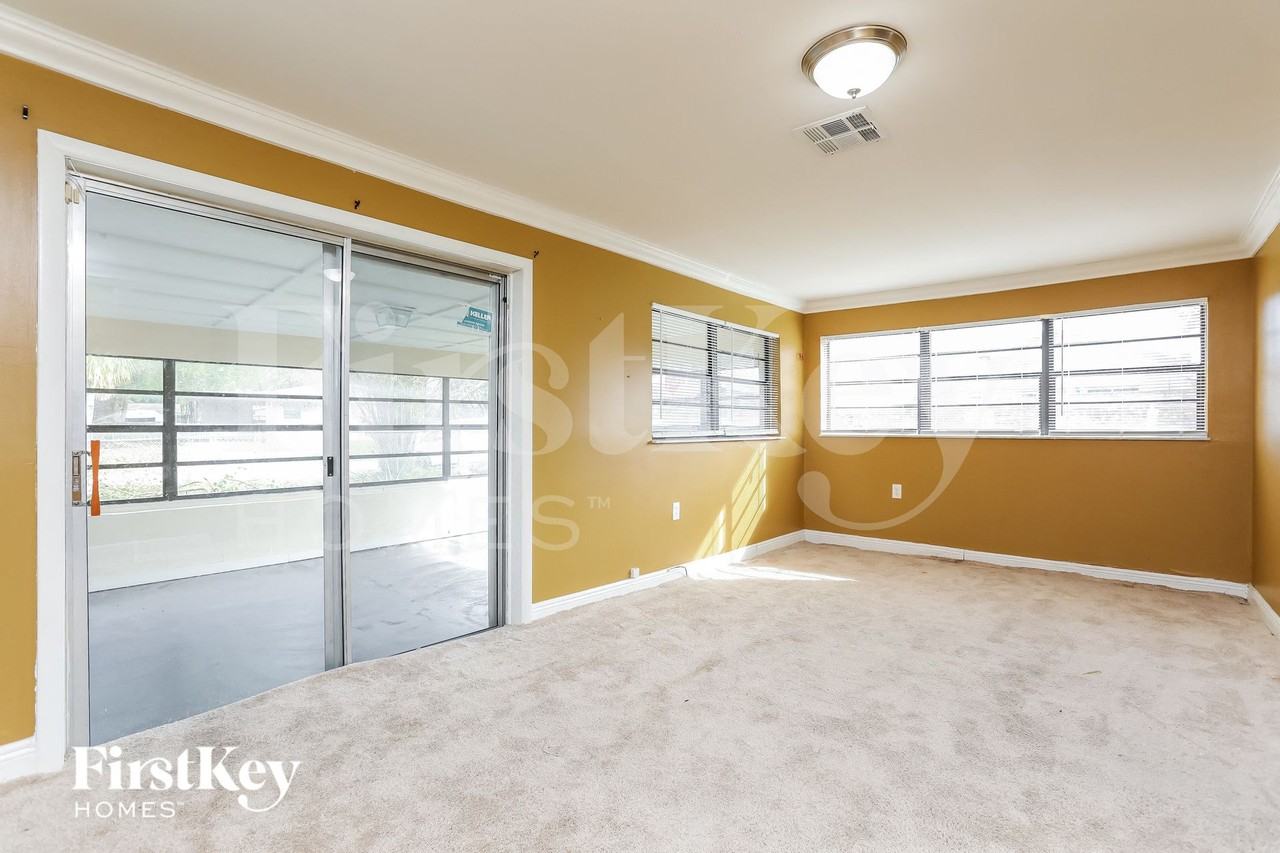 1228 Helen St - Photo 6 of 14