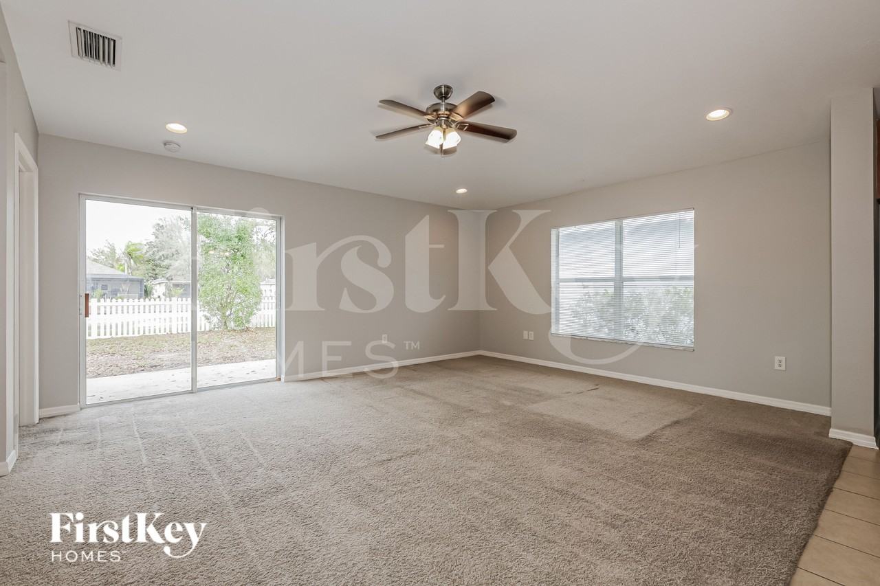 11412 Flora Springs Dr - Photo 3 of 19