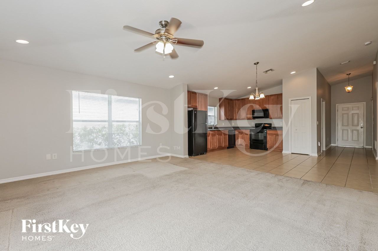 11412 Flora Springs Dr - Photo 5 of 19