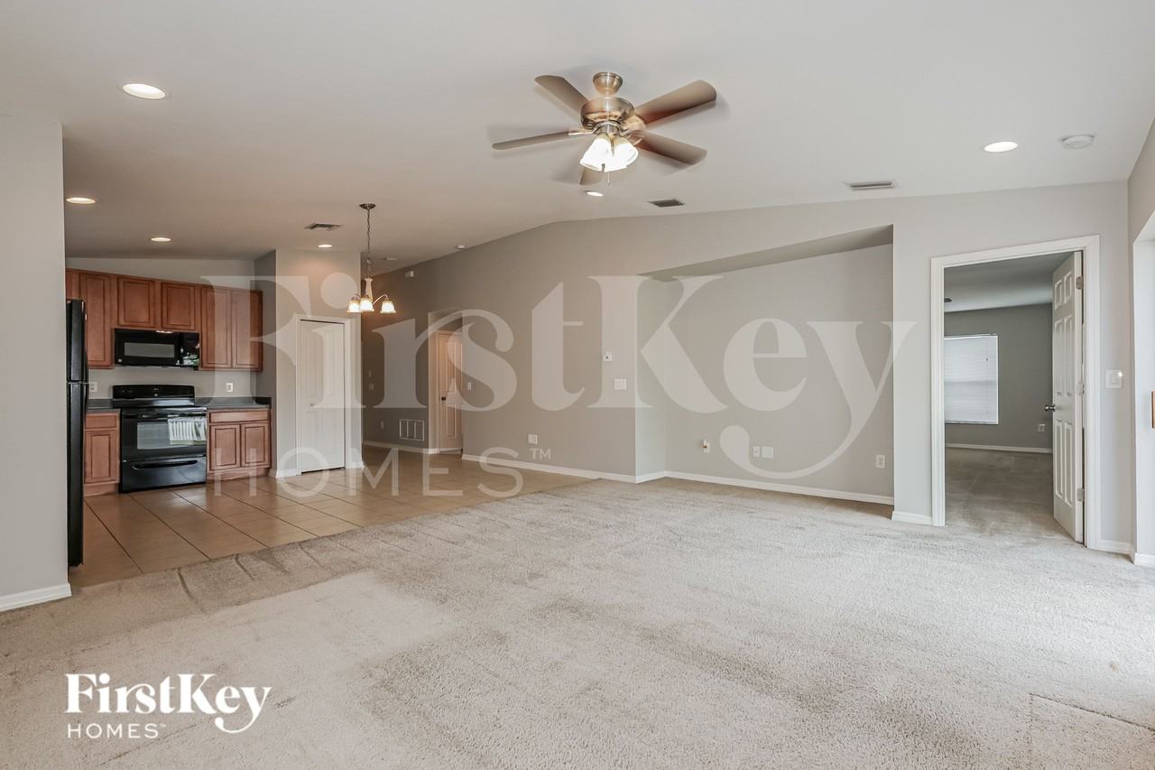 11412 Flora Springs Dr - Photo 6 of 19