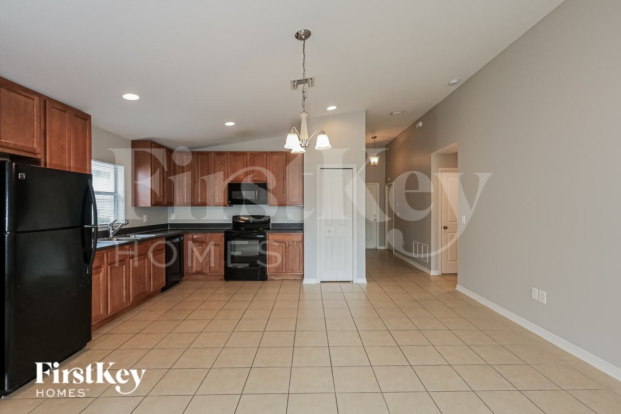 11412 Flora Springs Dr - Photo 7 of 19