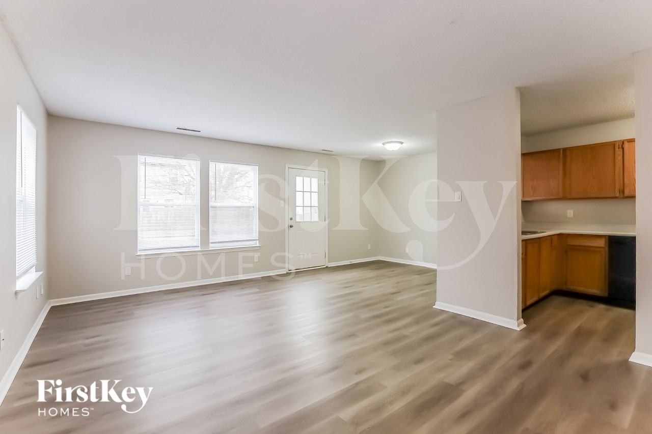 10870 Sweetsen Rd - Photo 3 of 20