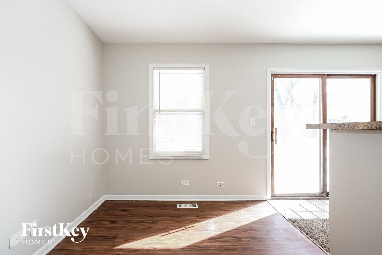 1083 Willow Ct - Photo 5 of 15