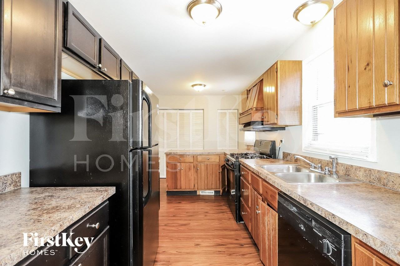 1083 Willow Ct - Photo 7 of 15