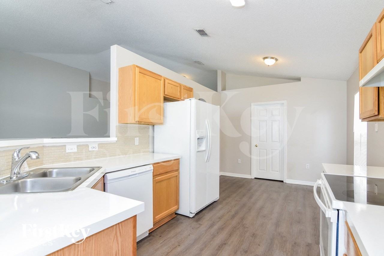 10409 River Bream Dr - Photo 6 of 15