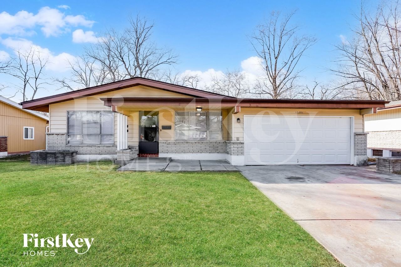 10201 Pannell Dr - Photo 2 of 15