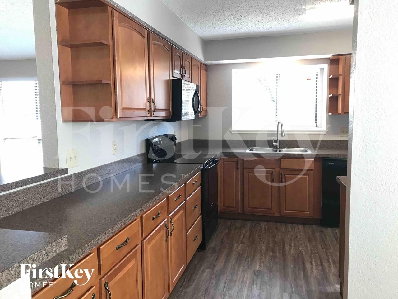 1007 Creighton Ct - Photo 4 of 14