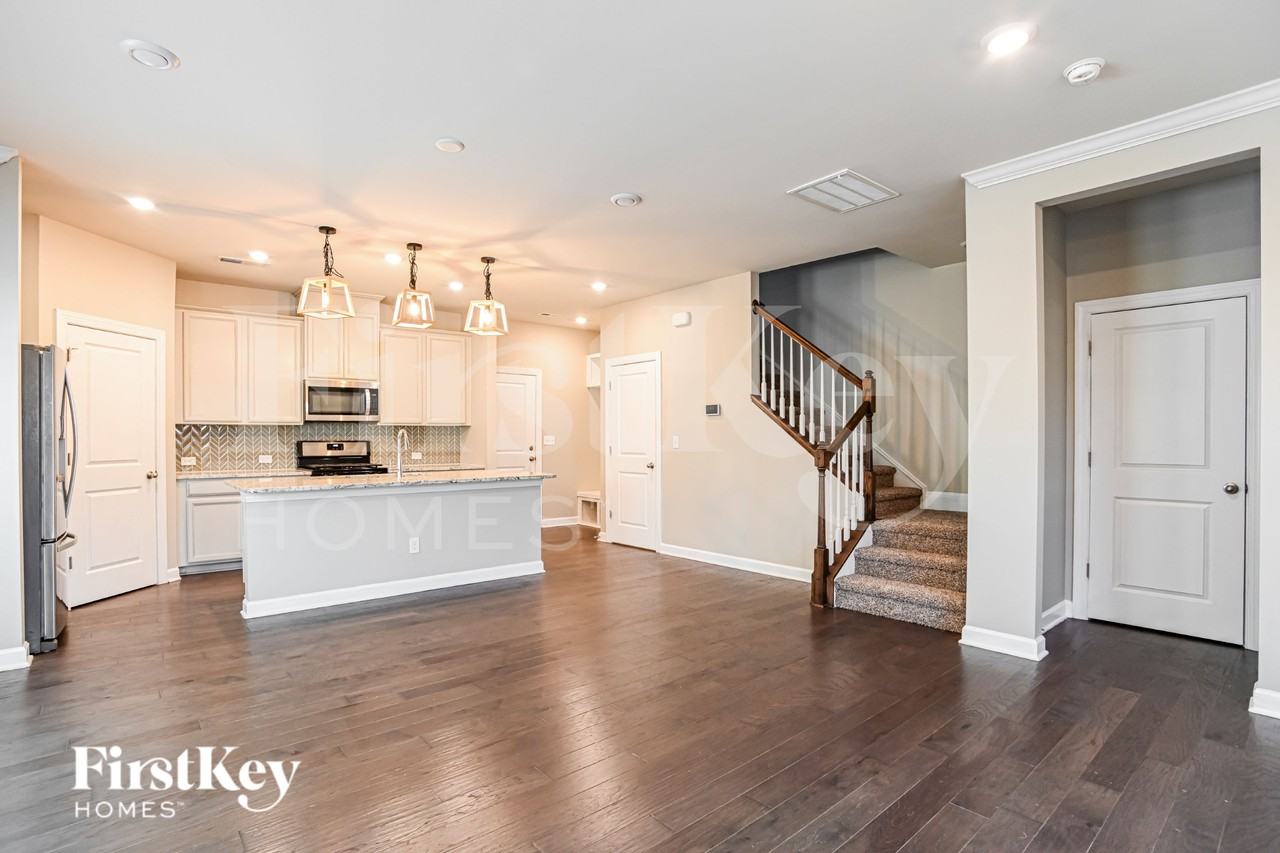11917 Silverheel Ln - Photo 2 of 19