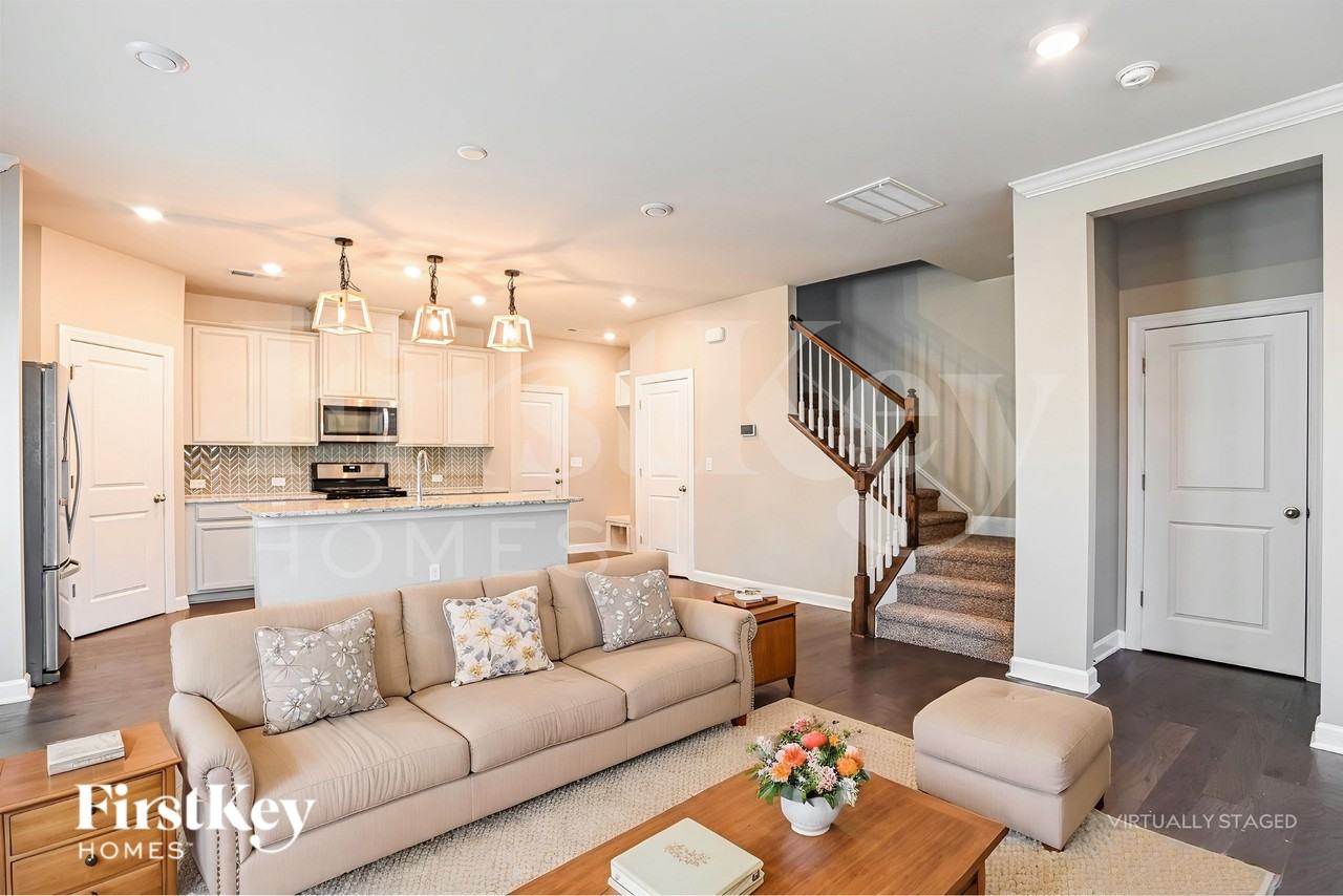 11917 Silverheel Ln - Photo 3 of 19