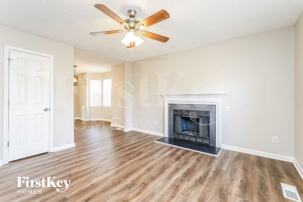 250 Braeburn Dr - Photo 3 of 19