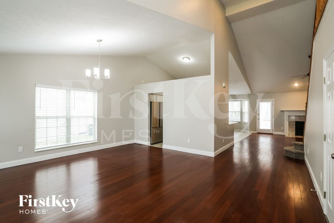 6074 Weber Oaks Dr - Photo 6 of 19