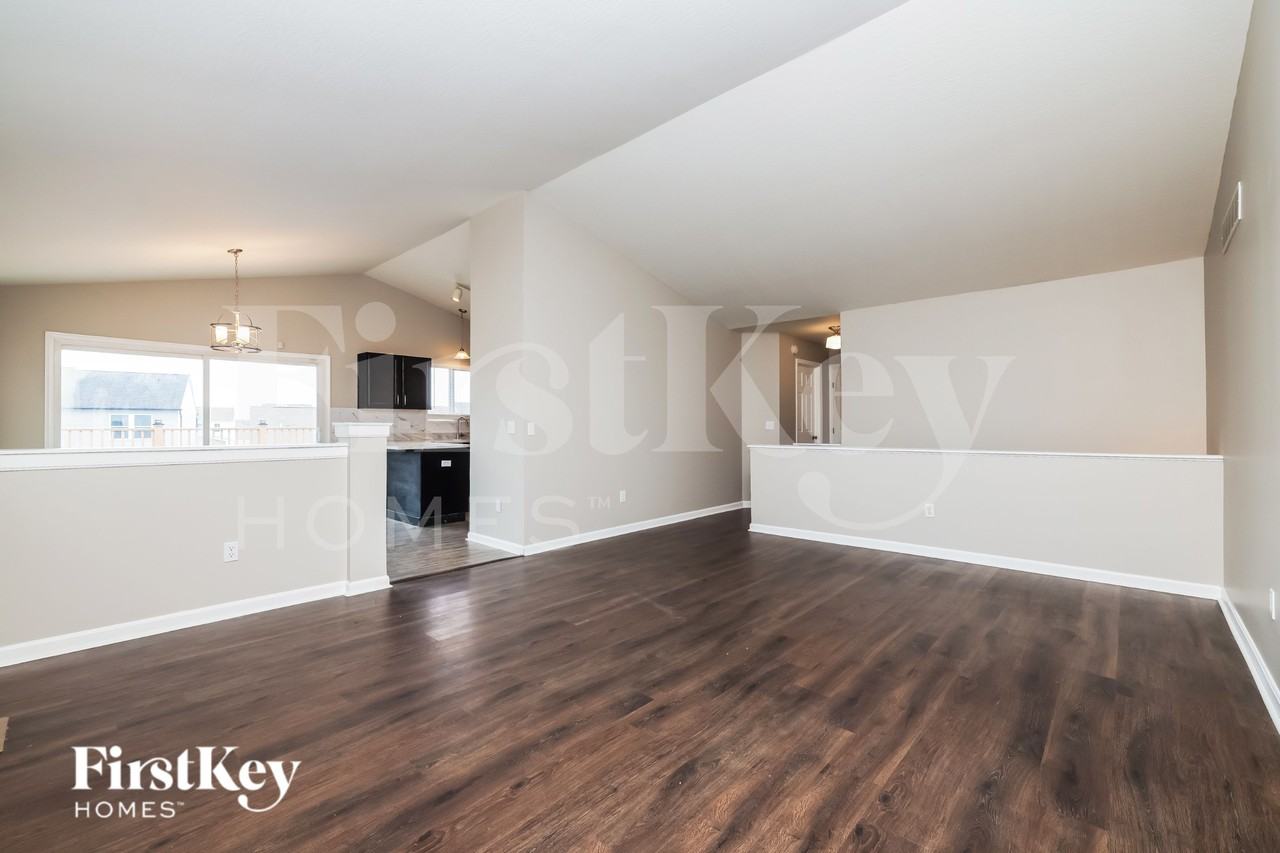 5501 Windsor Ct - Photo 3 of 19