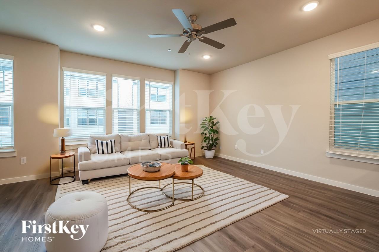 18519 Centro Row - Photo 3 of 19