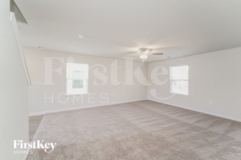 8421 Deerwood Rd - Photo 3 of 16