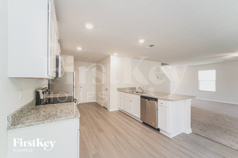 8421 Deerwood Rd - Photo 6 of 16