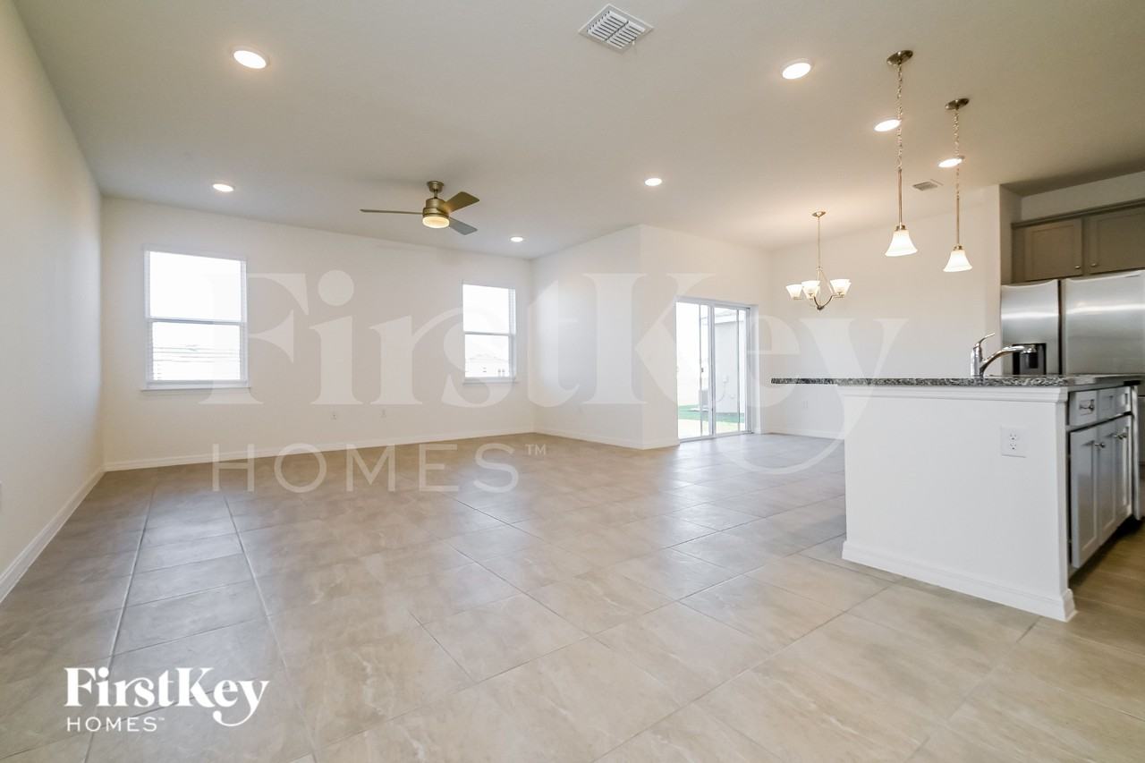 209 Windsor Reserve Dr - Photo 3 of 17