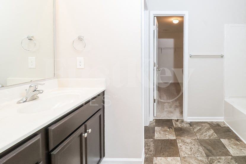 2637 Cider Ridge Rd - Photo 7 of 15