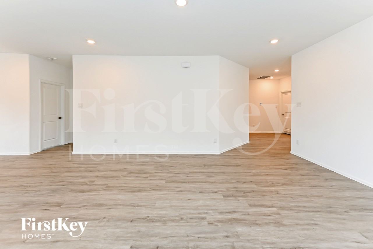 5214 Eagleton Dr - Photo 2 of 15