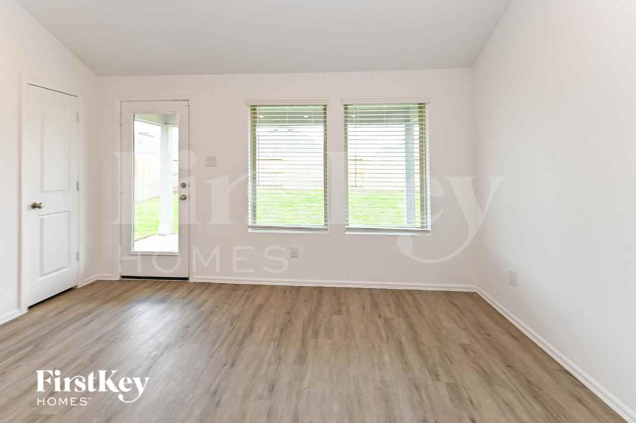 5214 Eagleton Dr - Photo 6 of 15