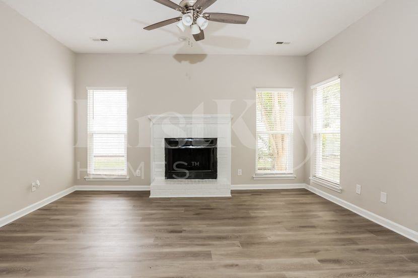 11210 Isthmus Ct - Photo 2 of 15