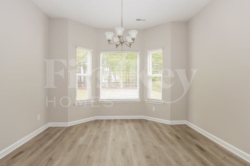 11210 Isthmus Ct - Photo 4 of 15