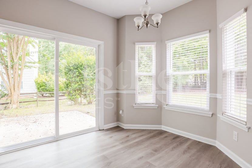 11210 Isthmus Ct - Photo 5 of 15