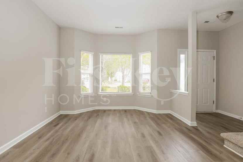 11210 Isthmus Ct - Photo 7 of 15