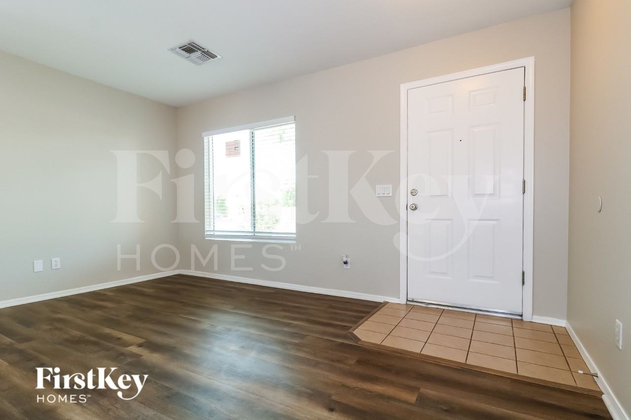 2211 N 115th Ln - Photo 4 of 16