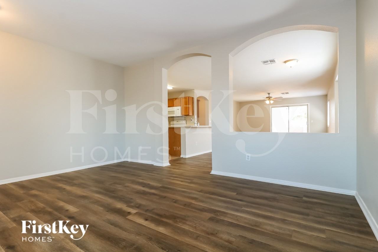 2211 N 115th Ln - Photo 5 of 16