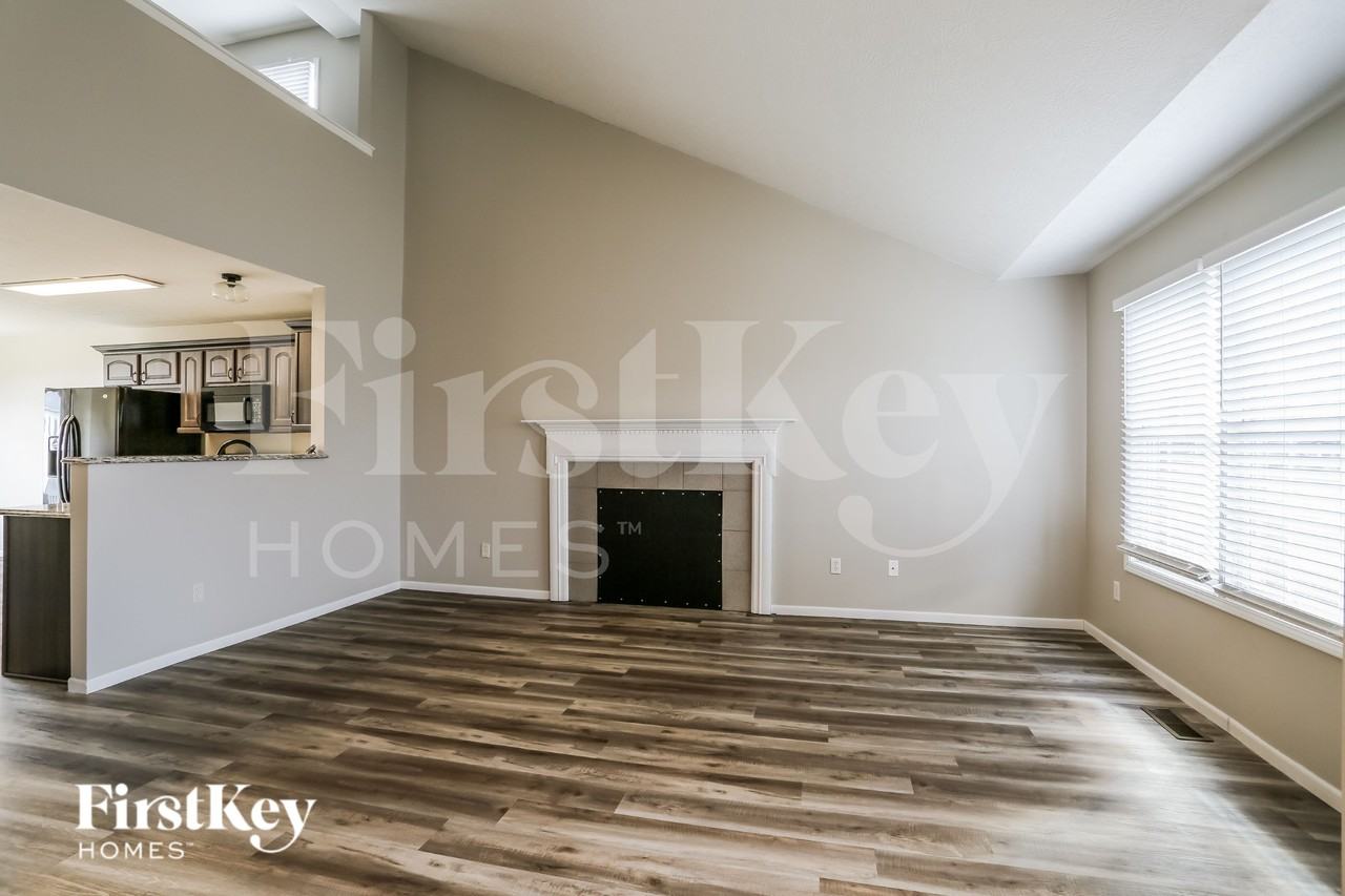 5802 Wellbrid Dr - Photo 3 of 16