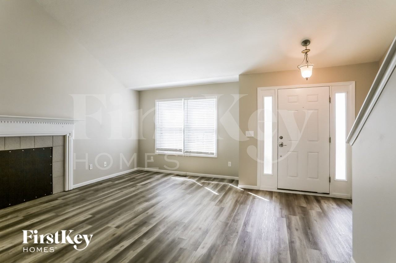 5802 Wellbrid Dr - Photo 4 of 16