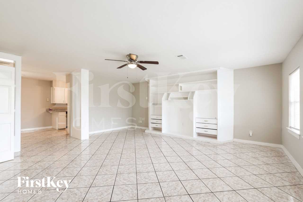 4610 Anice St - Photo 7 of 16