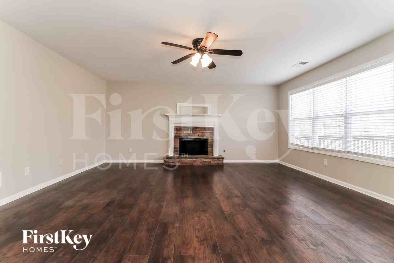 3659 Devon Park Ln Nw - Photo 3 of 15