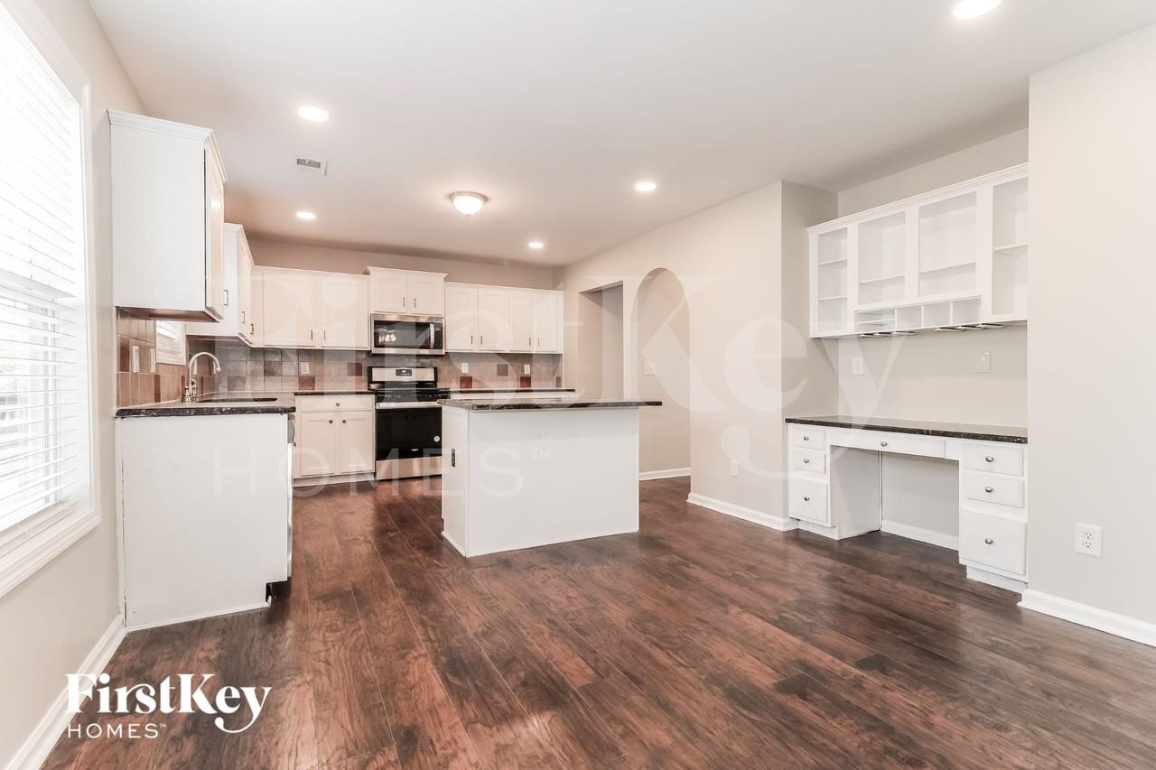 3659 Devon Park Ln Nw - Photo 6 of 15