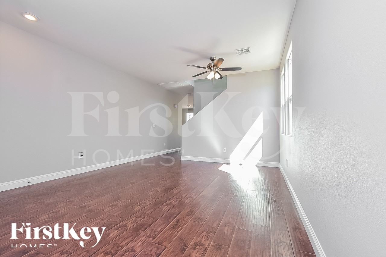 6694 Wood Thrush Pl - Photo 4 of 15