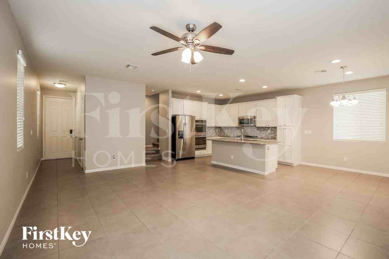 5630 Bishop Flowers St - Photo 3 of 15