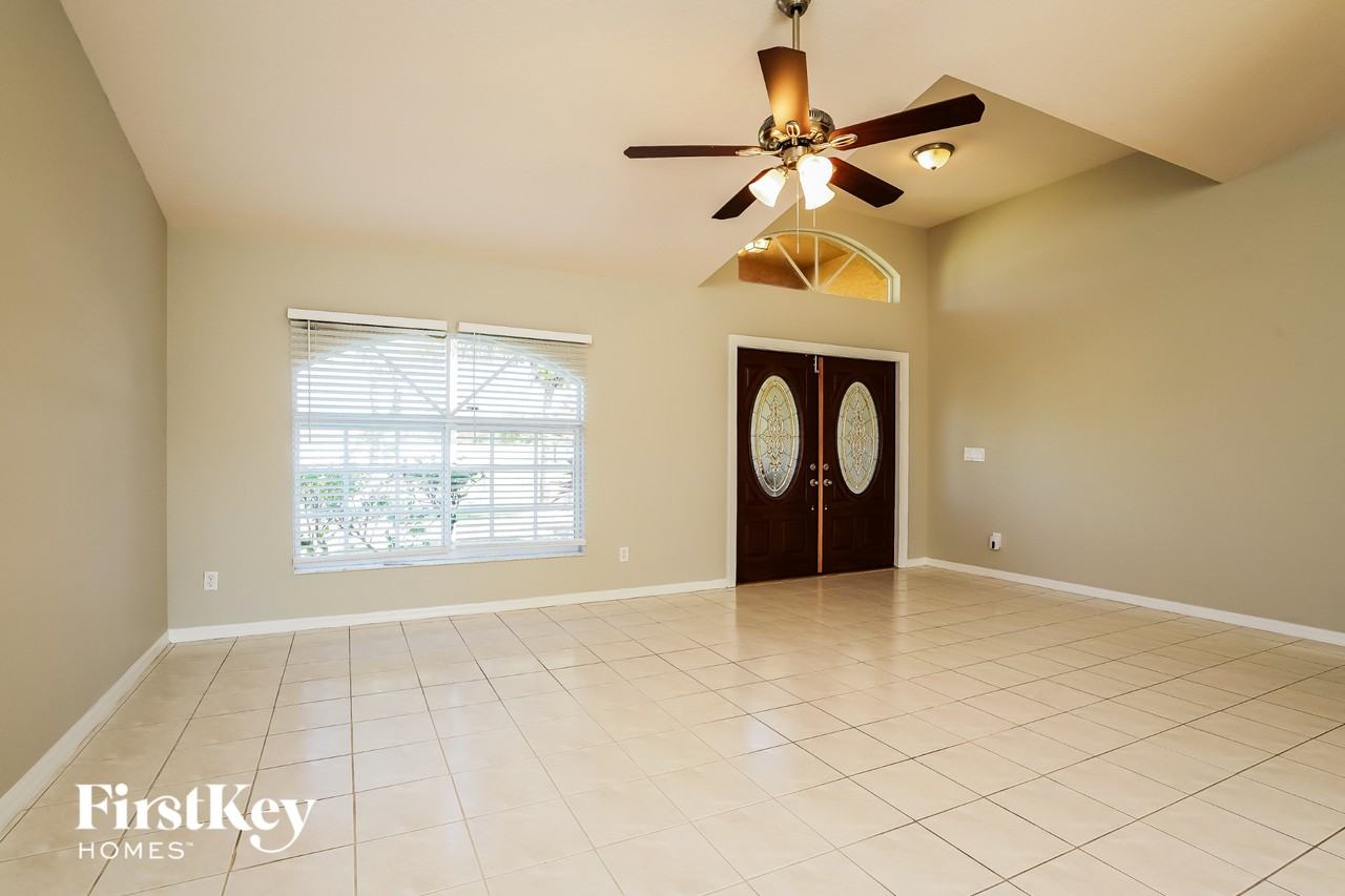 1506 Se 19th Ter - Photo 2 of 15