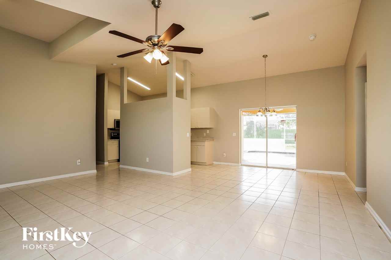 1506 Se 19th Ter - Photo 3 of 15