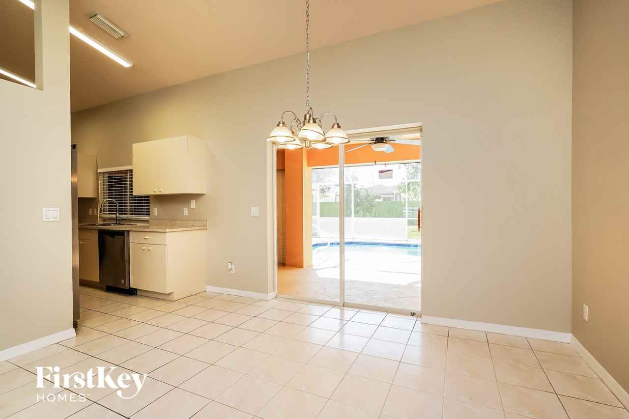 1506 Se 19th Ter - Photo 4 of 15