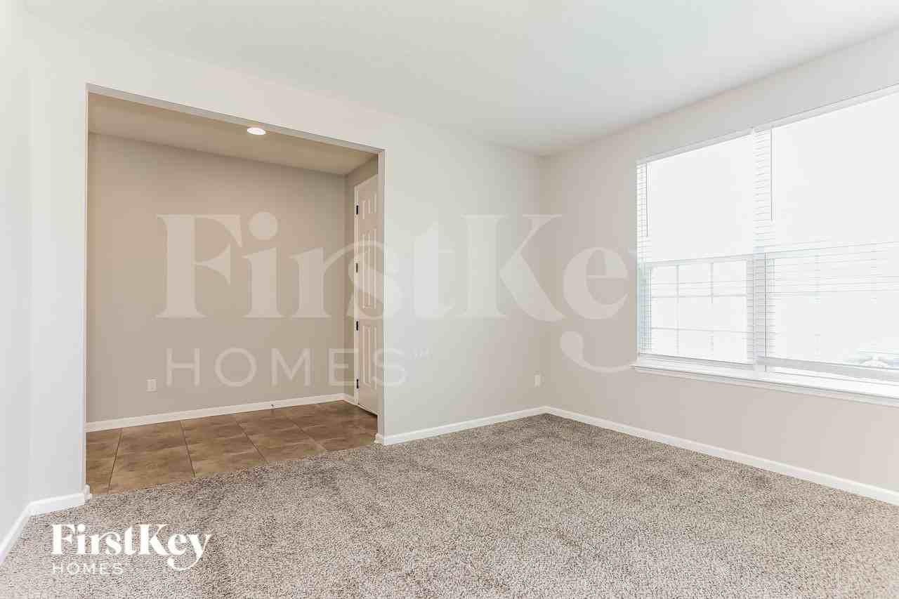 1254 Royal Dornoch Dr - Photo 4 of 16