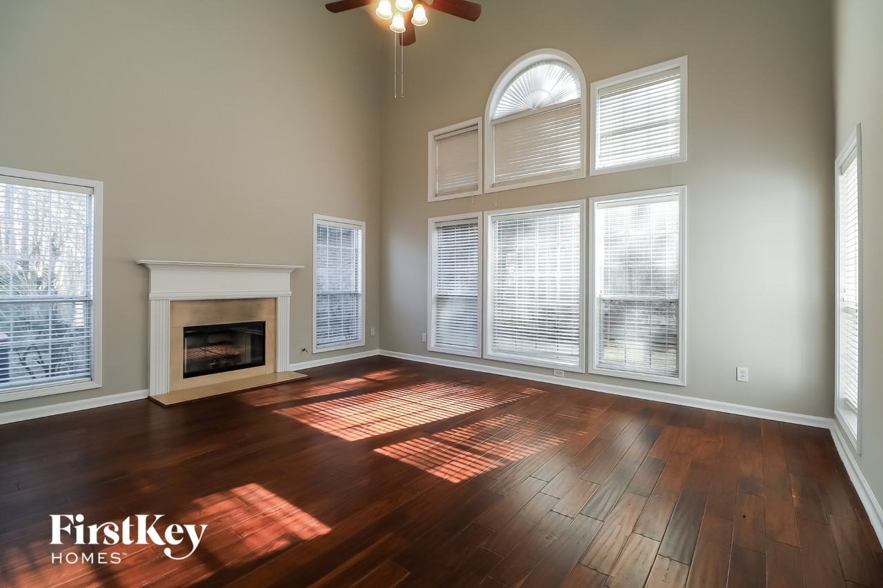 107 Sweetbriar Walk - Photo 3 of 15