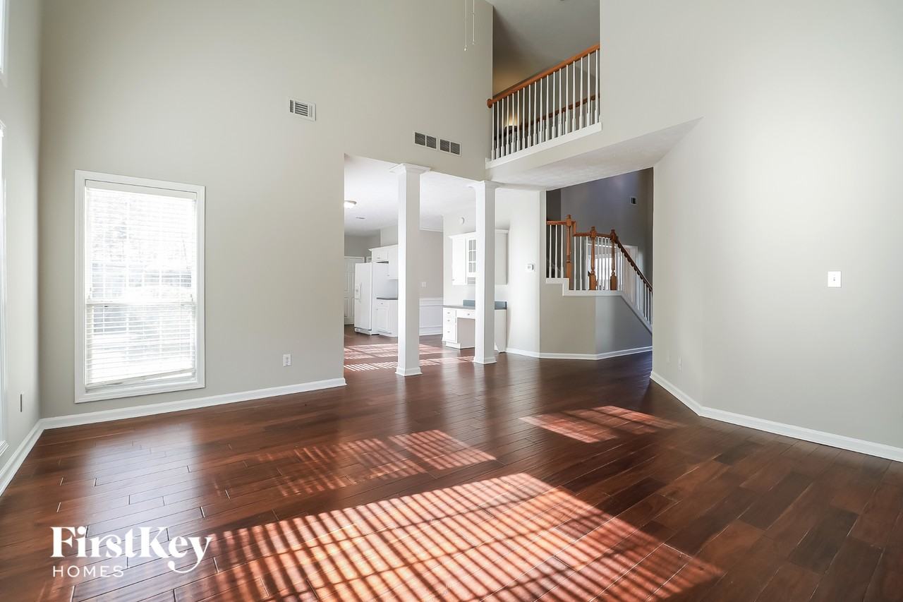 107 Sweetbriar Walk - Photo 4 of 15