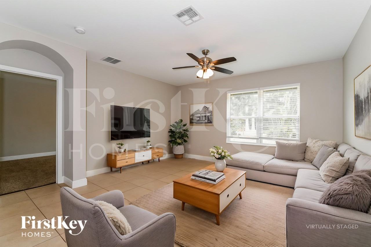 631 Sw 27th Ter - Photo 4 of 19