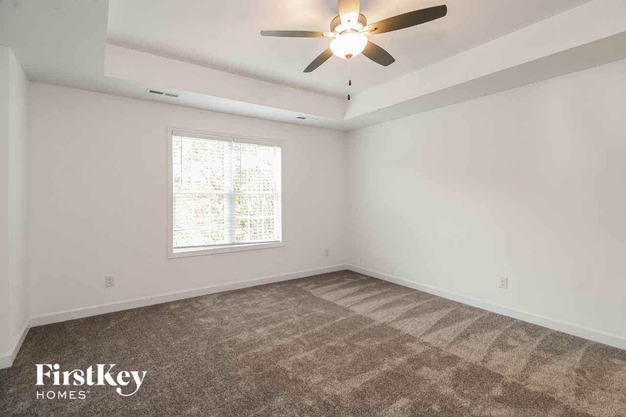 1818 Yarborough Dr - Photo 6 of 15