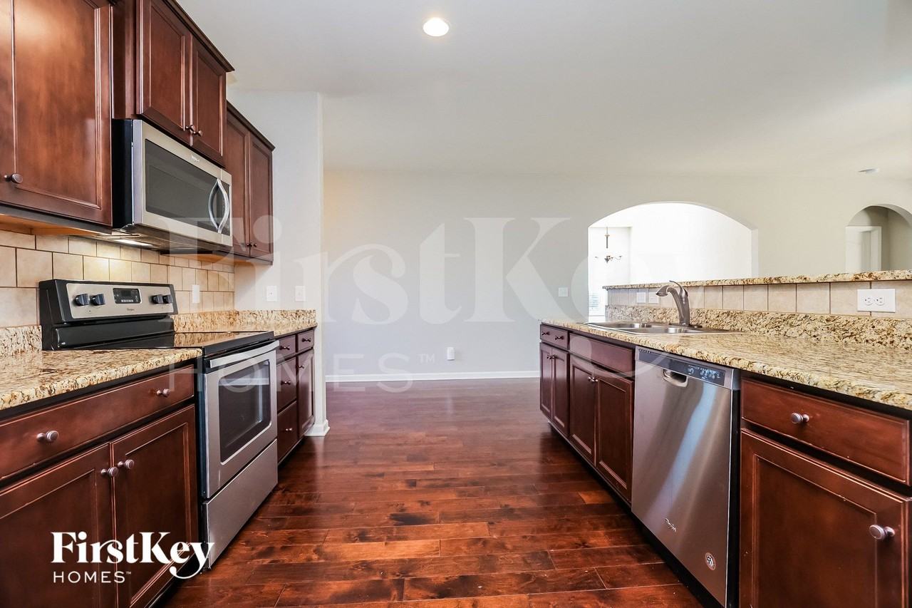 831 Mesa Verde Pl - Photo 6 of 15