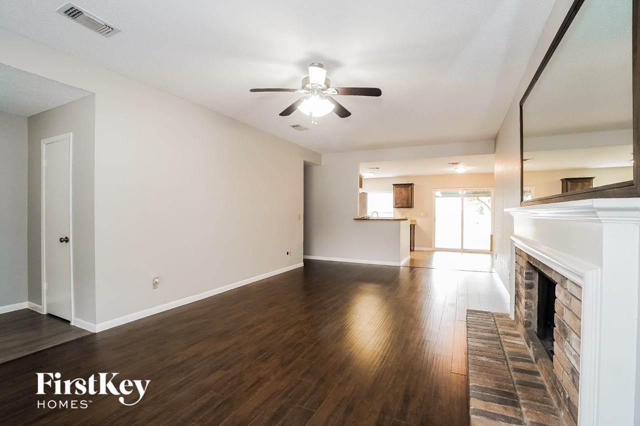 12234 Yearling Dr - Photo 3 of 15