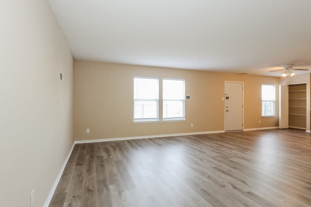 2371 Summerwood Ln - Photo 4 of 17