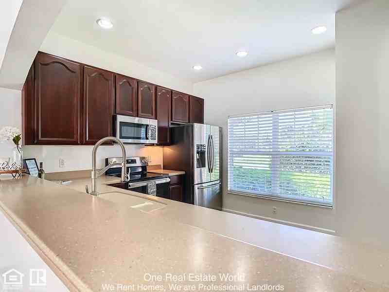 9155 Hunters Mill Dr - Photo 2 of 30