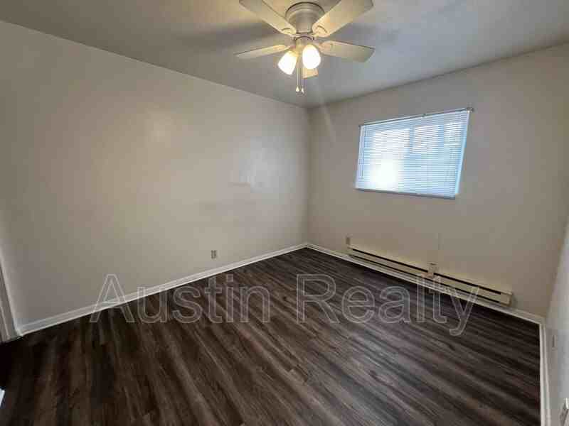 3704 Greenwood Blvd #29 - Photo 4 of 7