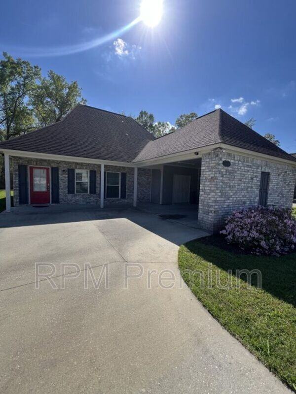 8614 Forestwood Ave - Photo 4 of 41